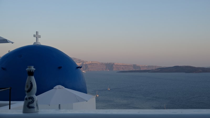 Santorini: La Cueva con Vista al Fin del Mundo