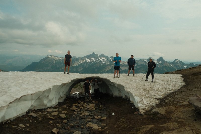 El crew sobre el arco