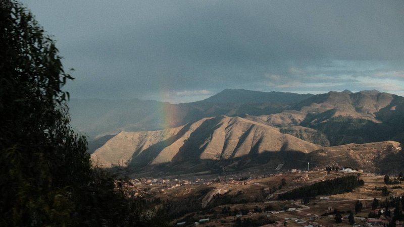 Arcoíris sobre el valle